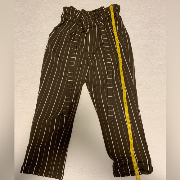 Size 2x no boundaries paper bag style capris - Picture 4 of 4